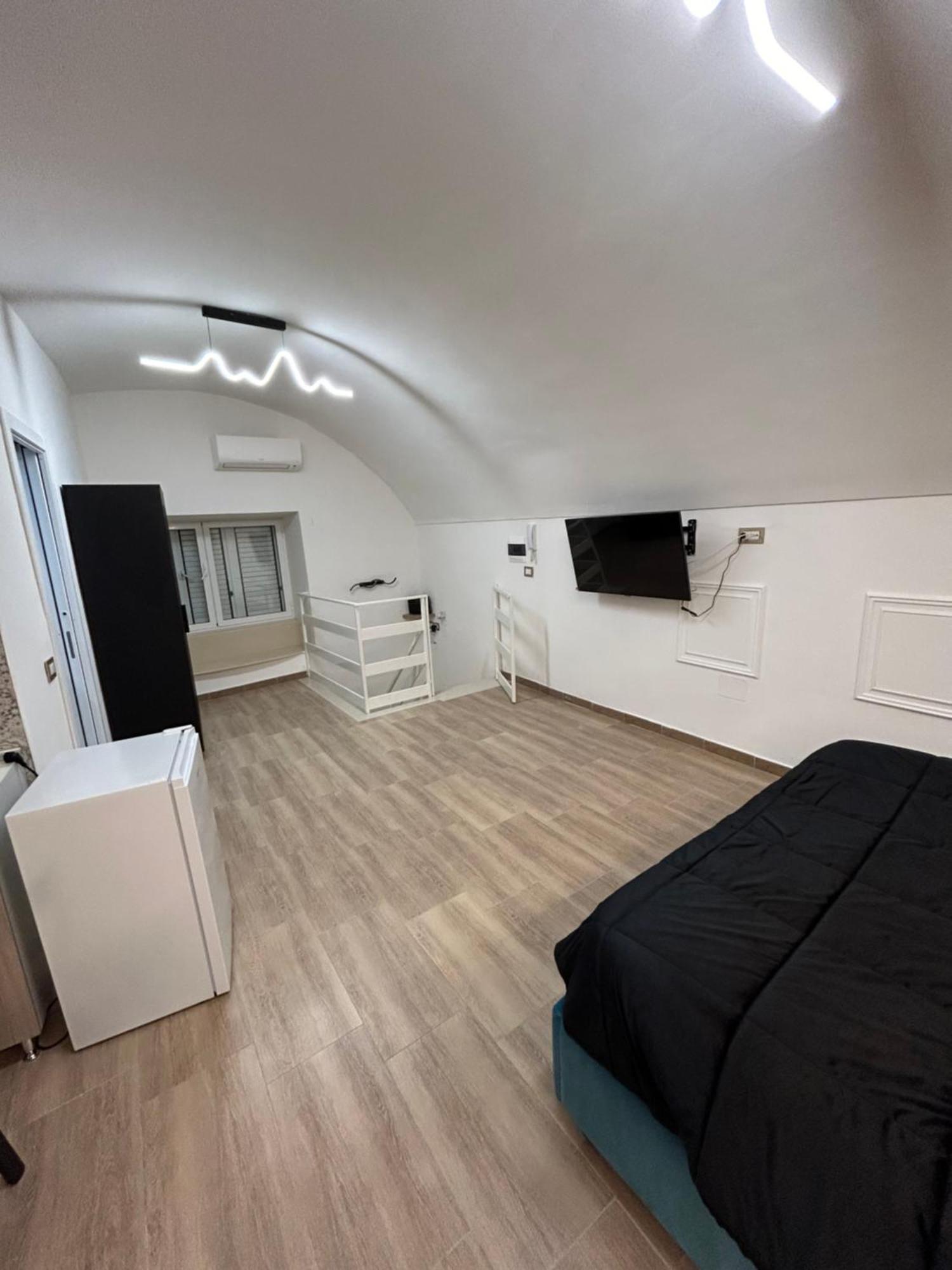 Brother'S 50 Apartment เนเปิลส์ ภายนอก รูปภาพ