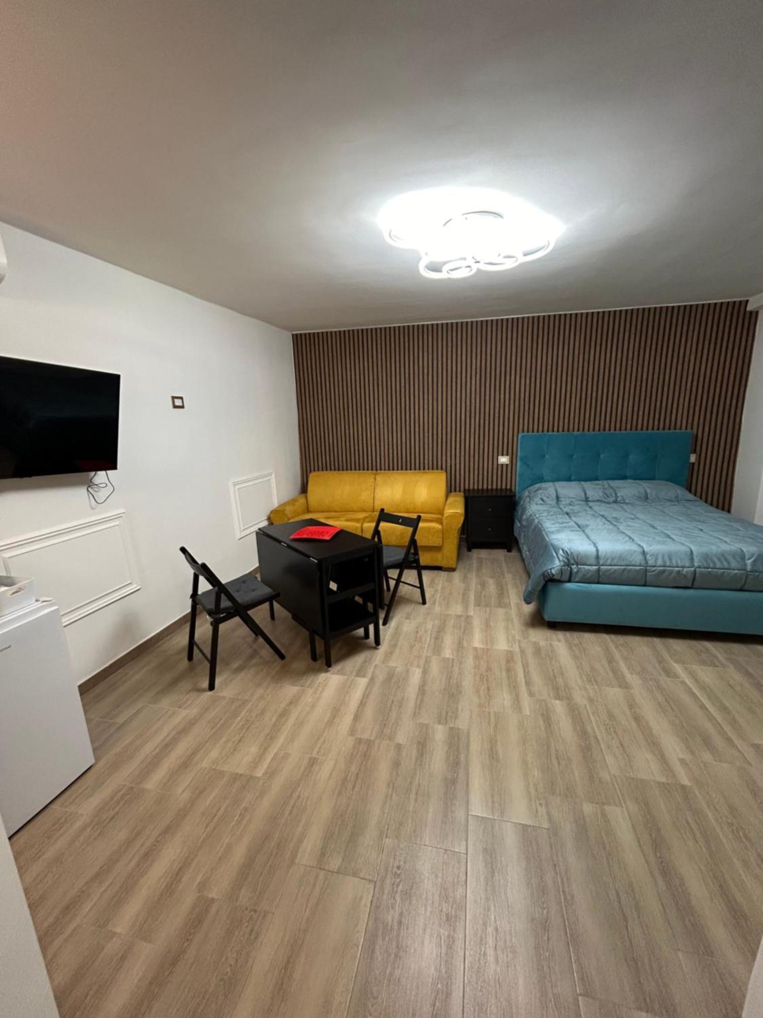 Brother'S 50 Apartment เนเปิลส์ ภายนอก รูปภาพ
