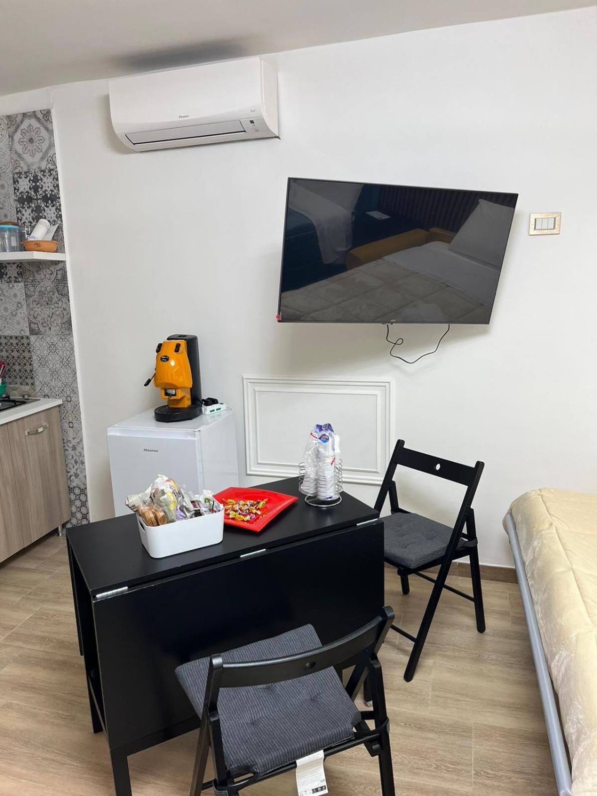 Brother'S 50 Apartment เนเปิลส์ ภายนอก รูปภาพ
